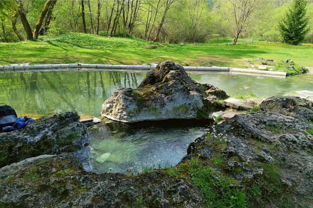 Domcek Pod Vezami S Virivkou A Grilom, Pri Termalnom Kupalisku Apartment Liptovsky Jan Bagian luar foto