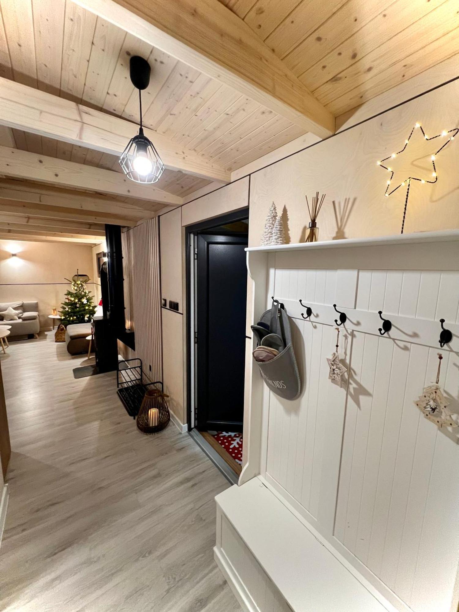 Domcek Pod Vezami S Virivkou A Grilom, Pri Termalnom Kupalisku Apartment Liptovsky Jan Bagian luar foto