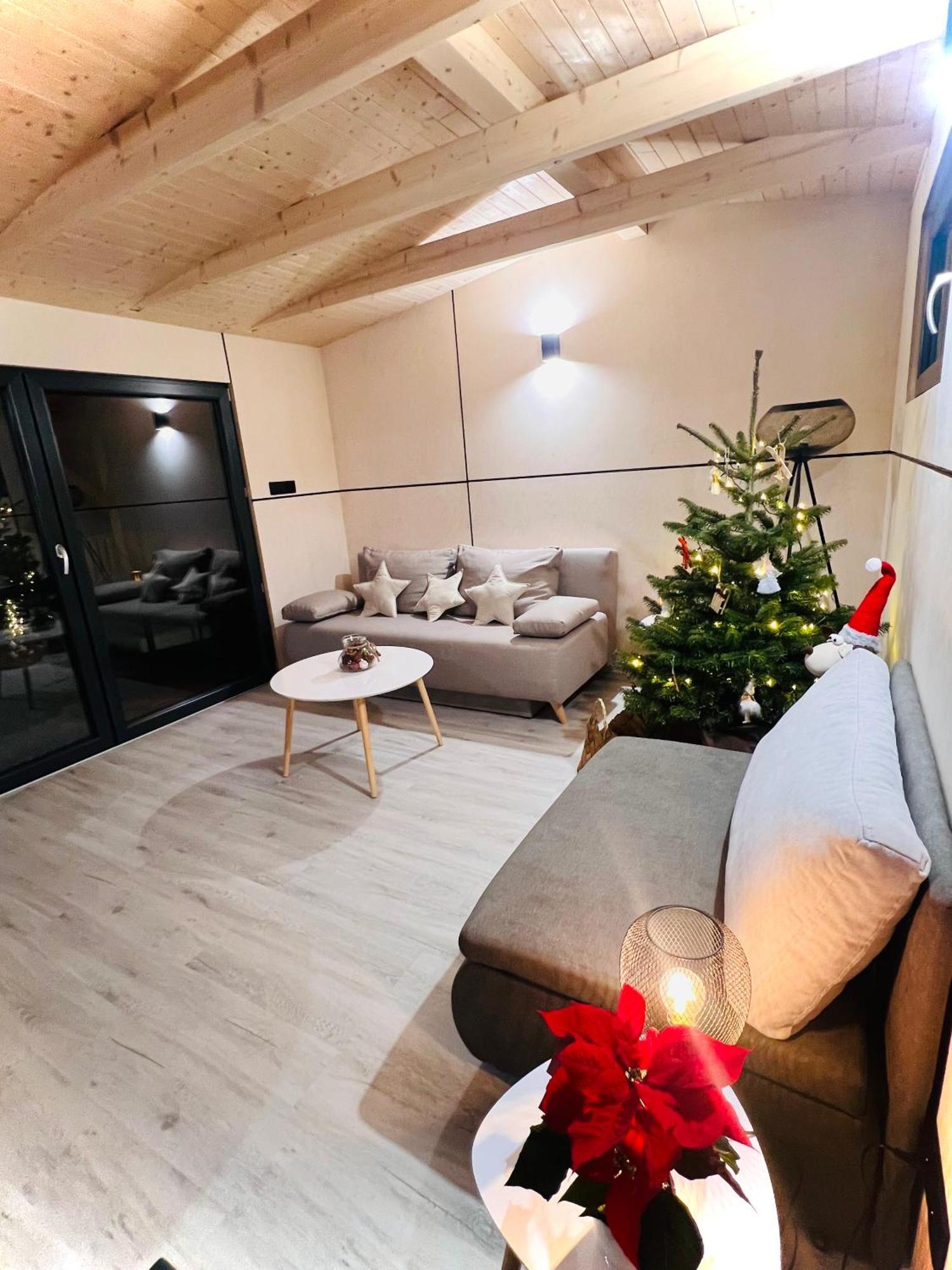 Domcek Pod Vezami S Virivkou A Grilom, Pri Termalnom Kupalisku Apartment Liptovsky Jan Bagian luar foto